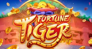 Live dealer rolling three dice in Lightning Dice studio on kingslot login